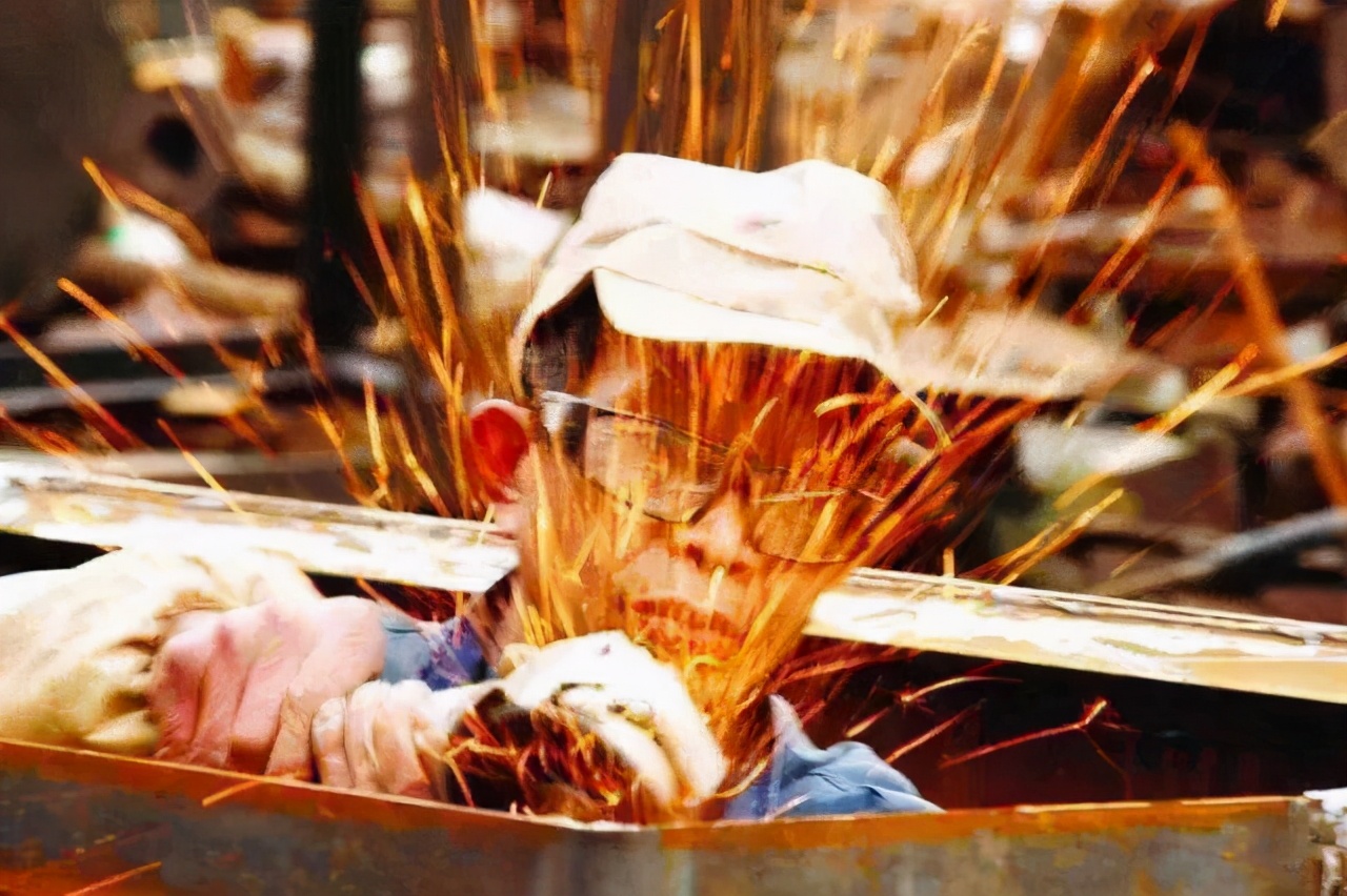 别等到连技术工人都没了，再来谈什么大国工匠