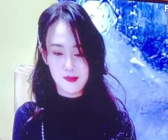 疑似郑爽退圈声明曝光哭着承认不懂事却看不出一丝悔意