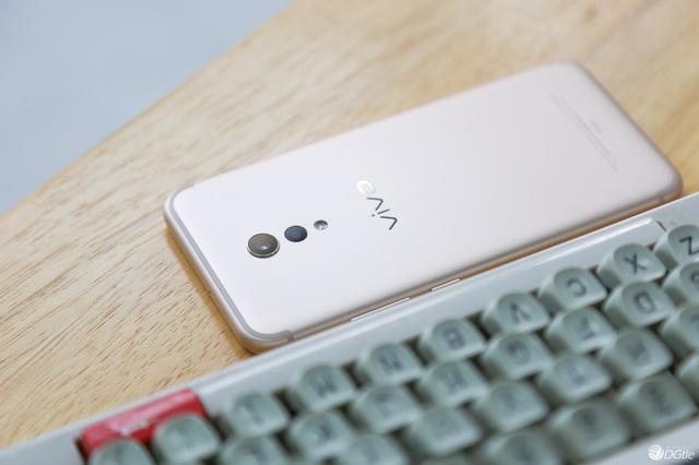 集各家之所长，vivo Xplay6 轻体验丨数字尾巴