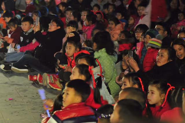 侗族姑娘美，侗族山寨秀，新年里侗族人的民俗活动