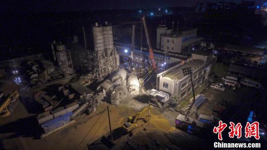 长沙一混凝土公司生产线垮塌4人被埋