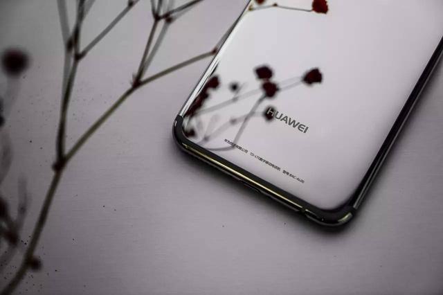 華為公司nova 2 Plus 魔鏡板圖賞：更閃耀，更出色
