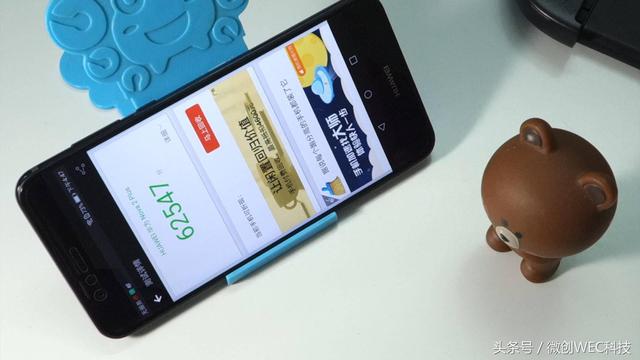 长相扶持镜面玻璃双摄像头，HUAWEI nova2 Plus入门感受