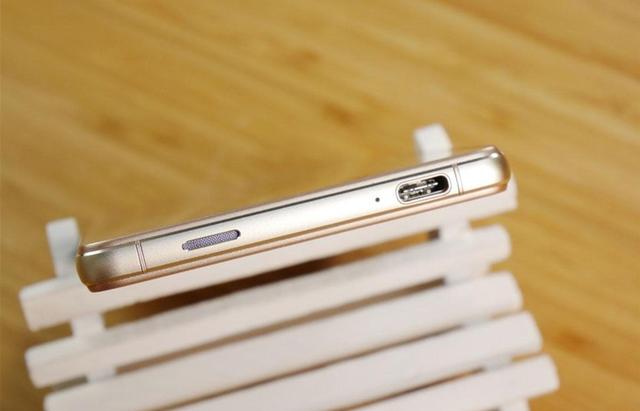 nubia Z9 Max精锐版超iPhone SE的好多个层面