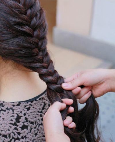 教你2款蝎子辫蜈蚣辫盘发,心灵手巧的女士不要错过!
