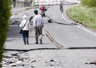 日本又发7.3级强震 伤亡2000多人