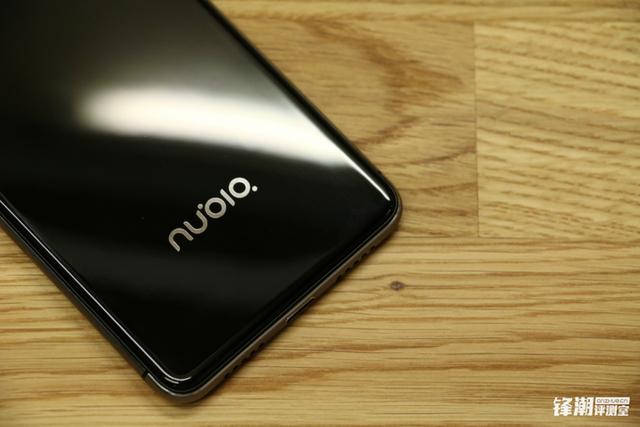 双2.5D夹层玻璃 指纹验证：nubia Z11 mini拆箱图赏