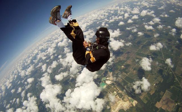 那些全球令人瞠目的奇闻异事 整个人都被吓傻了