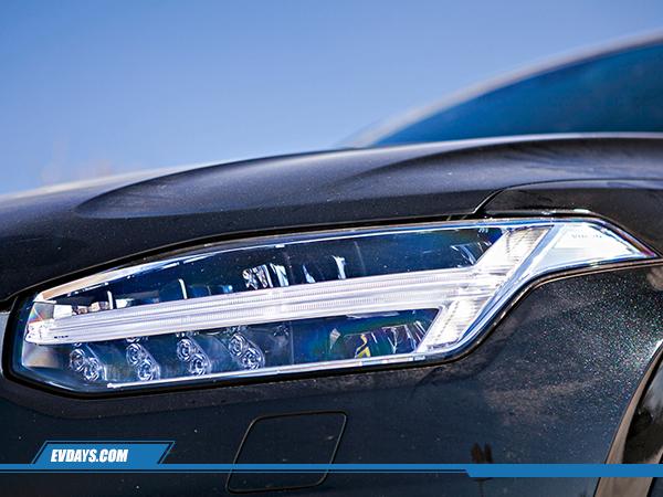 試駕沃爾沃XC 90 T8插電混動(dòng)，寒冬里的一股激情