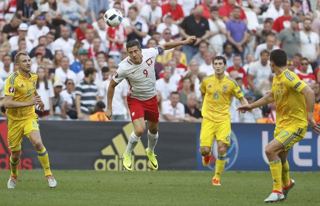 欧洲杯-波兰1-0乌克兰小组第二晋级 天神莱万再哑火