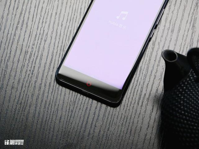 叫板华为梅西：nubia Z11 mini C罗·典藏版开箱图赏