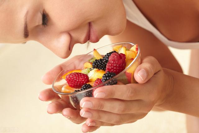 吃水果得按体质吃，这样吃才健康