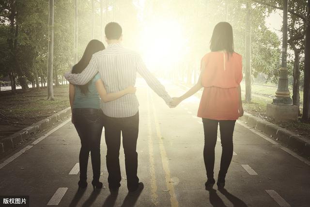 一场婚外情，“第三者、出轨者和原配，到底谁吃亏？”太真实了