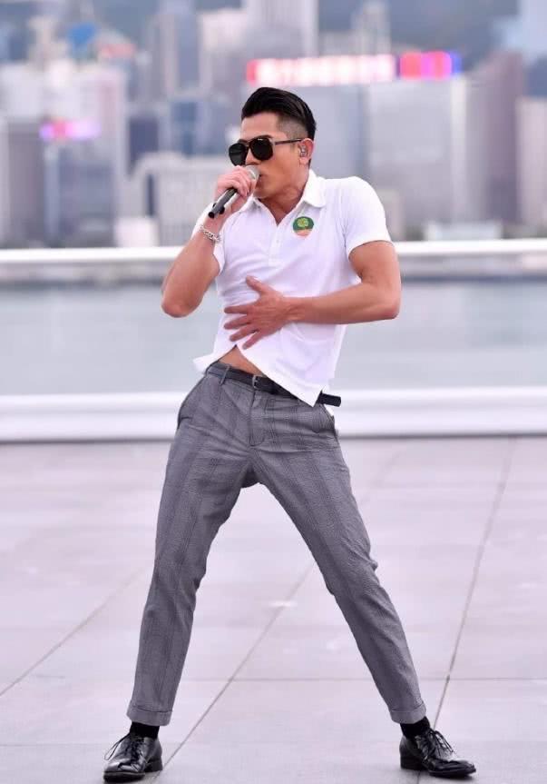 郭富城唱跳1小时吸金上百万，55岁人气不减当年