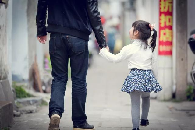 离孩子最近的三个人，决定了孩子的人生-兜得慧