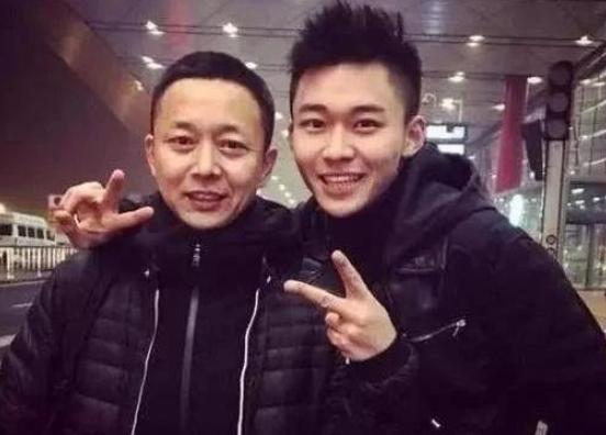 27岁奉子成婚，49岁和儿子同演一部剧，反派之王