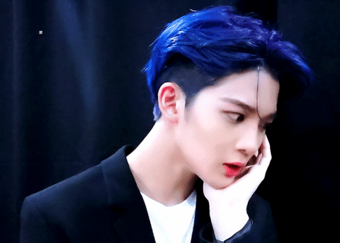 网友:掉色了也是绝世大帅哥裴珍映,小狼等你回归!