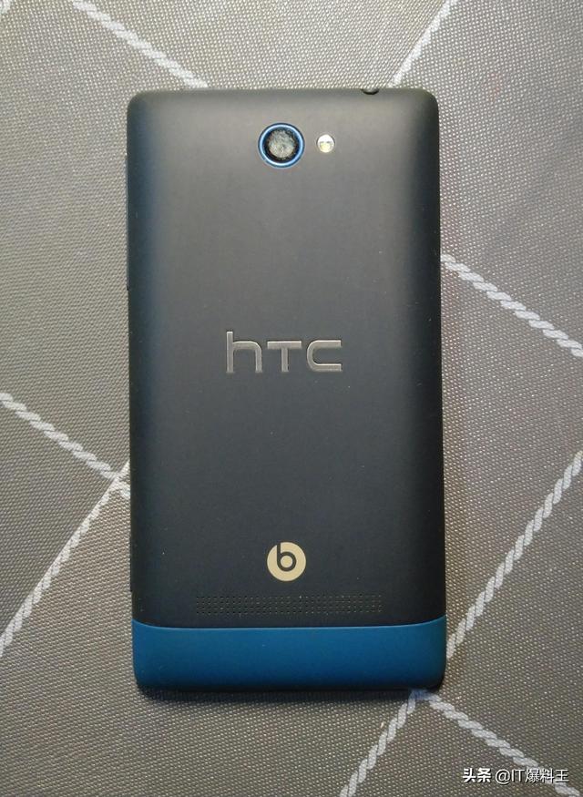 信仰开箱之WP系统全体验: 诺基亚Lumia 800、HTC8S 开箱体验