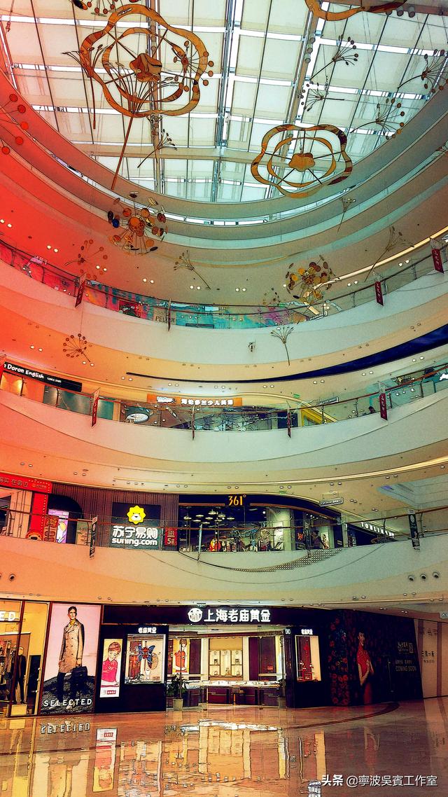 宁波镇海最大双体广场(吾悦广场)位于骆驼区域中心