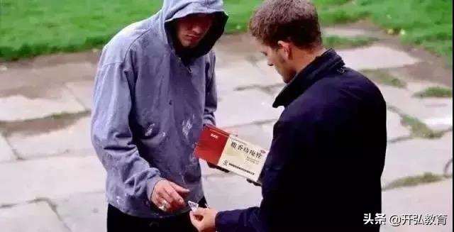 四百年传奇 老外狂打卡，比肩故宫造爆品，老顽