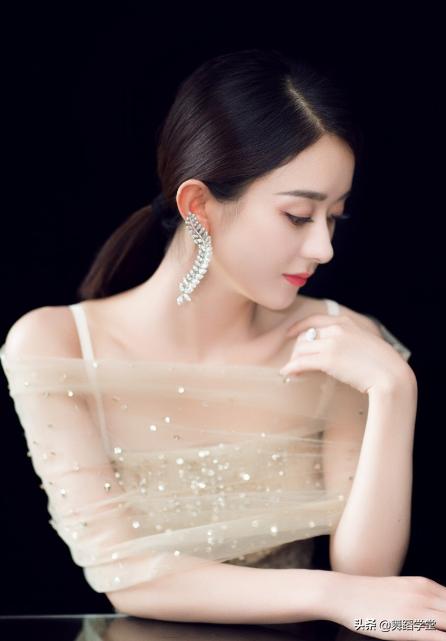 综艺不请赵丽颖，并非因为“赵小刀”之名，而是那场与李湘的对峙