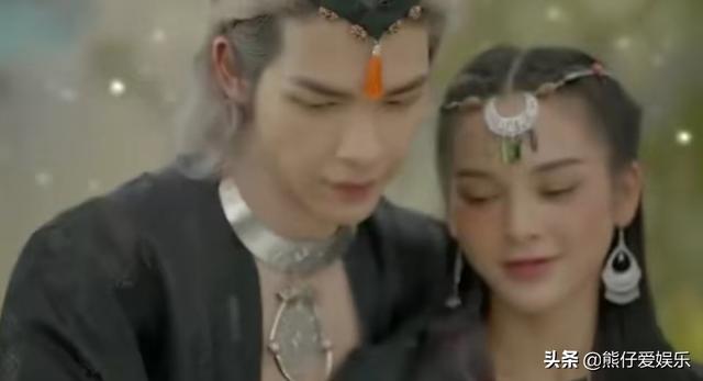 王和王后不和，双双爱上宫中乐师？这三人组演