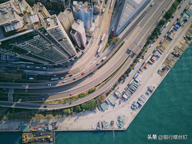 港股指数三兄弟，为何偏偏投资它？