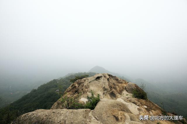 喝酒吃鸡为自己压压惊！走南闯北的老张竟然在石佛堂山顶迷路了