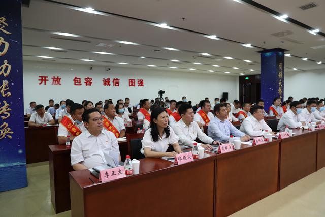 济南新材料产业园区召开庆祝中国共产党成立99周年暨创先争优表扬大会