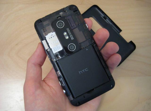 多年前腦洞大開的HTC把裸眼3D搬上手機，搞出世界第二款雙攝手機
