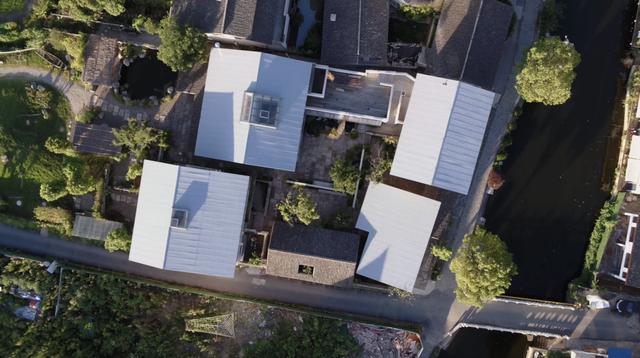 夫妻抵押掉上海独栋洋房，借1300万到乡下造房：我自在了