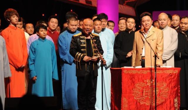 德云社歇业四个月，郭麒麟三个月参加了九档综艺，少爷要养家了？