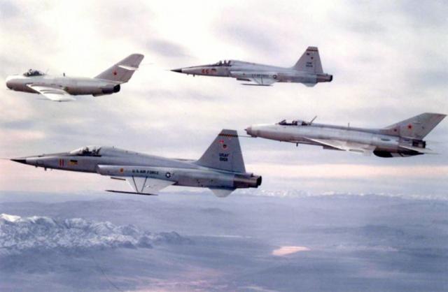 美国军队中的T-72、T-80、米格-29、S-300、歼-7战机