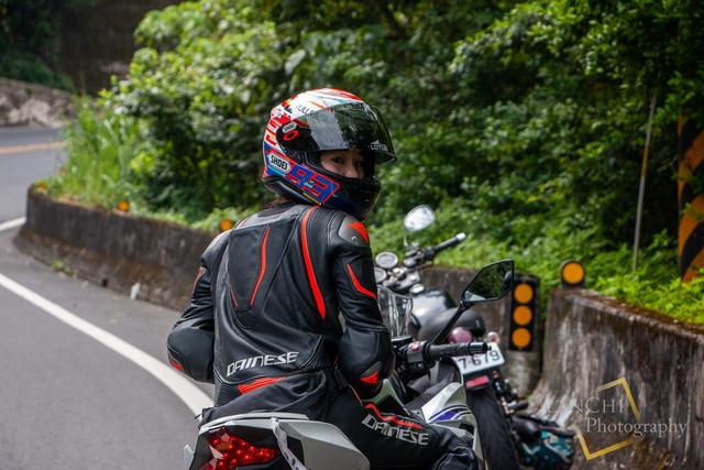 Ů����˵����Ϊ����ԲĦ���Σ�����Ninja 400