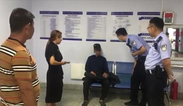 重庆|照亮回家路！高速公安暖心救助走失老人