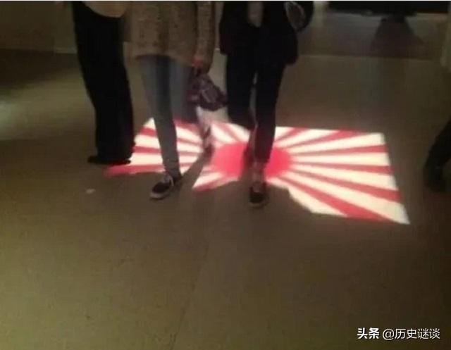 全球最痛恨日本的国家！进纪念馆前先踩日本国旗，日本抗议无用