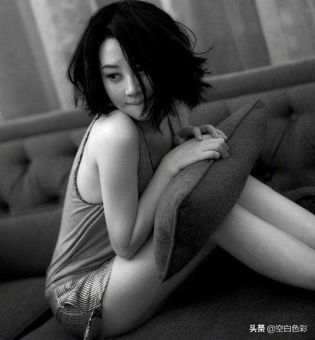 58岁凯丽穿超短裤露双腿，45岁林志玲性感写真，