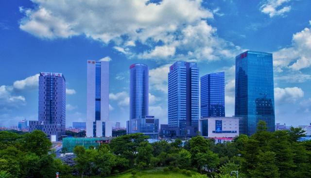 雅瑶绿洲千灯湖中轴线稀缺一线江景别墅区住宅政策利好