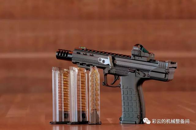Kel-Tec公司推出消音版SUB-2000 CQB卡宾枪，枪身可以一折两段
