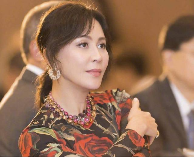 Lisa再次遭受死亡威胁，为何偏韩星屡屡中招？平