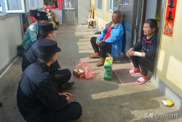 延边边境管理支队广坪边境检查站“三八妇女节”慰问辖区困难群众