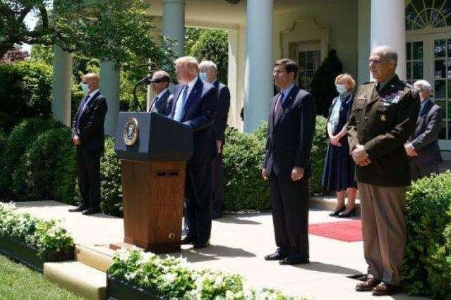 疫情年底有望结束？特朗普记者会宣布，14个疫苗