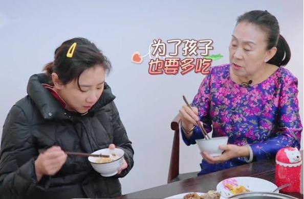 嫁豪门女星都不幸？对比昔日奥运冠军，何雯娜