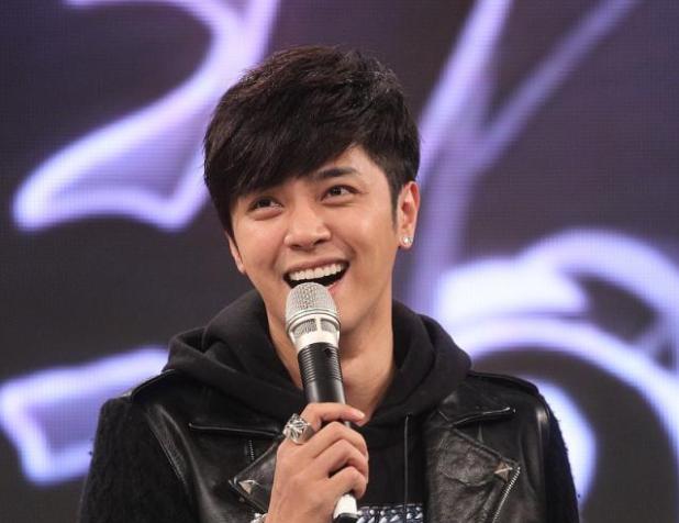 罗志祥在童年时受到嘲笑，努力让自己完美蜕变