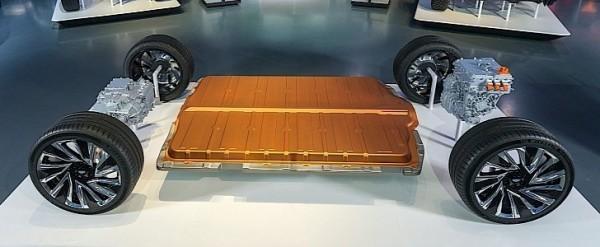 靠吸尘器赚得盆满钵满的戴森，为何在电动车上亏掉“五个蔚来”？