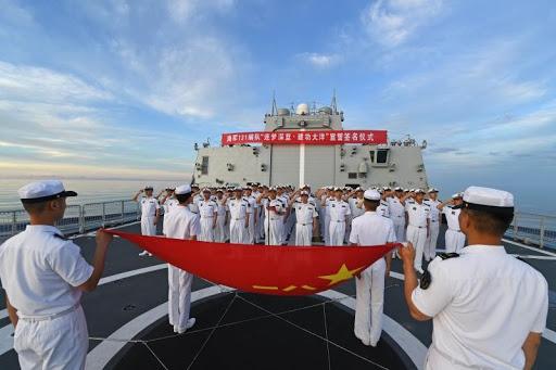 第35批護(hù)航編隊(duì)出征：派052D驅(qū)逐艦武力驅(qū)逐海盜，保我華夏商船