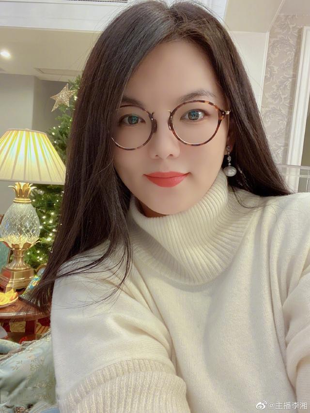 聚餐|瓜来了瓜来了！王岳伦与友人聚餐 对女子贴墙壁咚说话举止亲密网友炸了