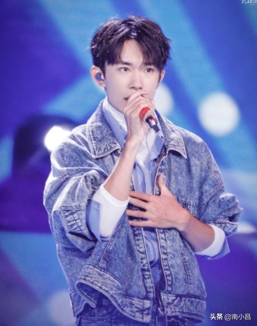 圈内三大顶流明星现状，易烊千玺：稳！蔡徐坤