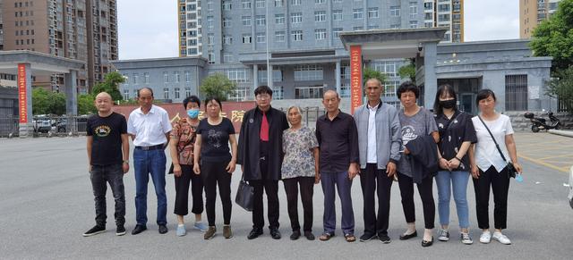 枪杀3人主犯一审判死刑，辩称只想教训并不想打死，79岁老太追凶12年，要求重判其余涉案者