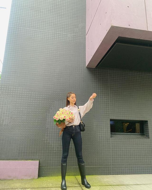 打败新垣结衣的日本神颜美少女，这大长腿有内味儿了…